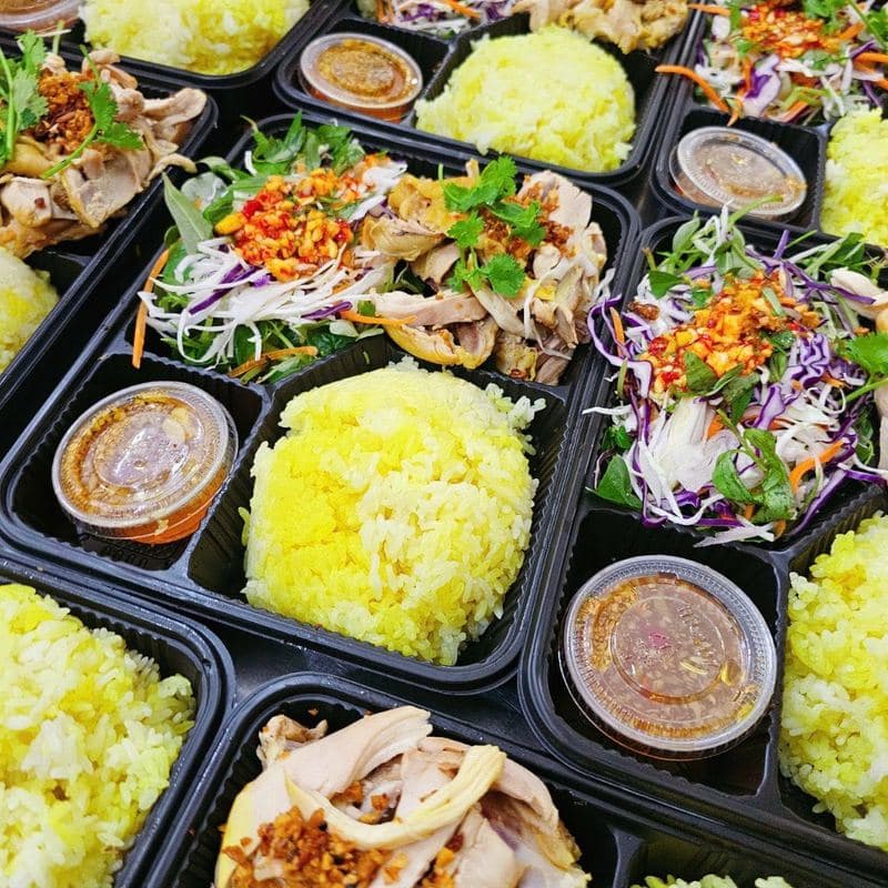 Cơm cá nục rim mắm