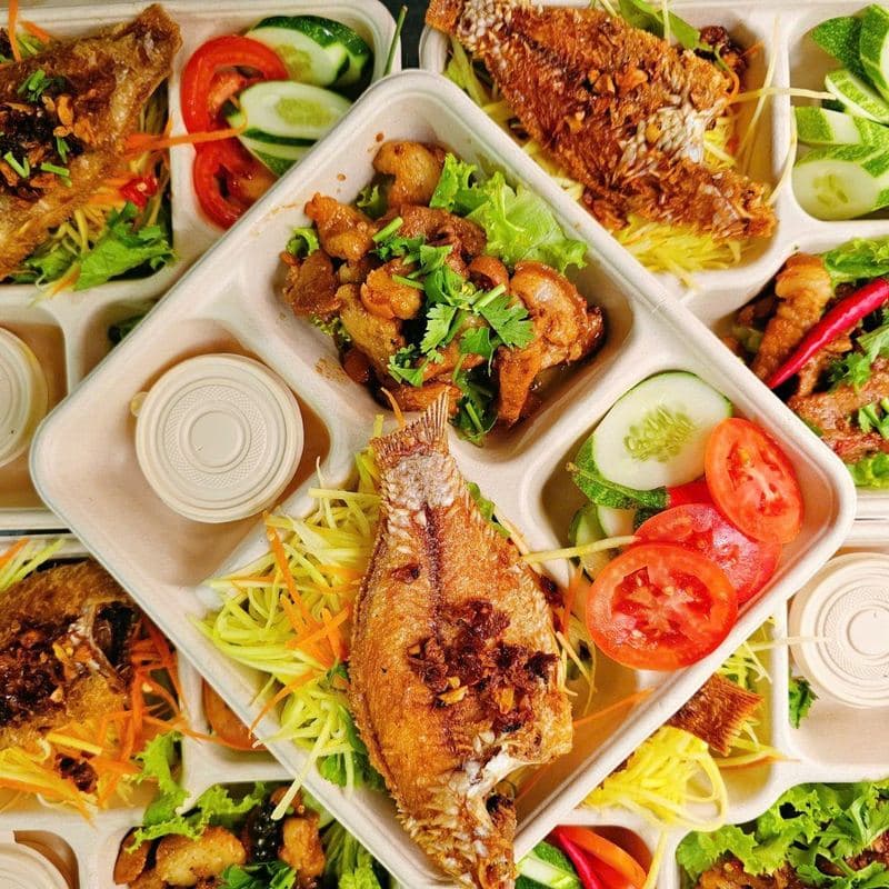 Giải pháp cơm văn phòng healthy: từ bữa trưa cá nhân đến tiệc công ty đẳng cấp