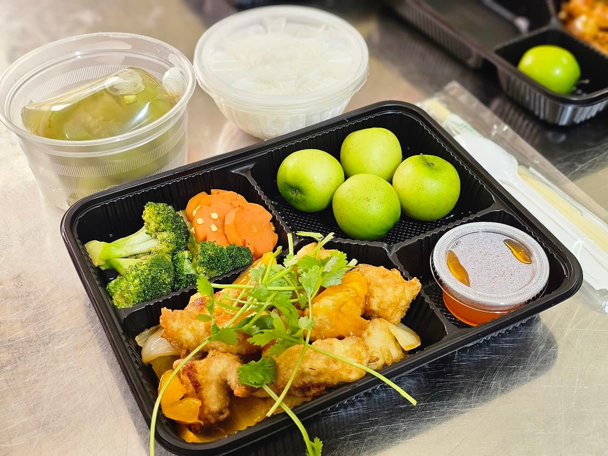 Suất ăn công nghiệp 40k – Menu cơm trưa cho công ty mỗi ngày